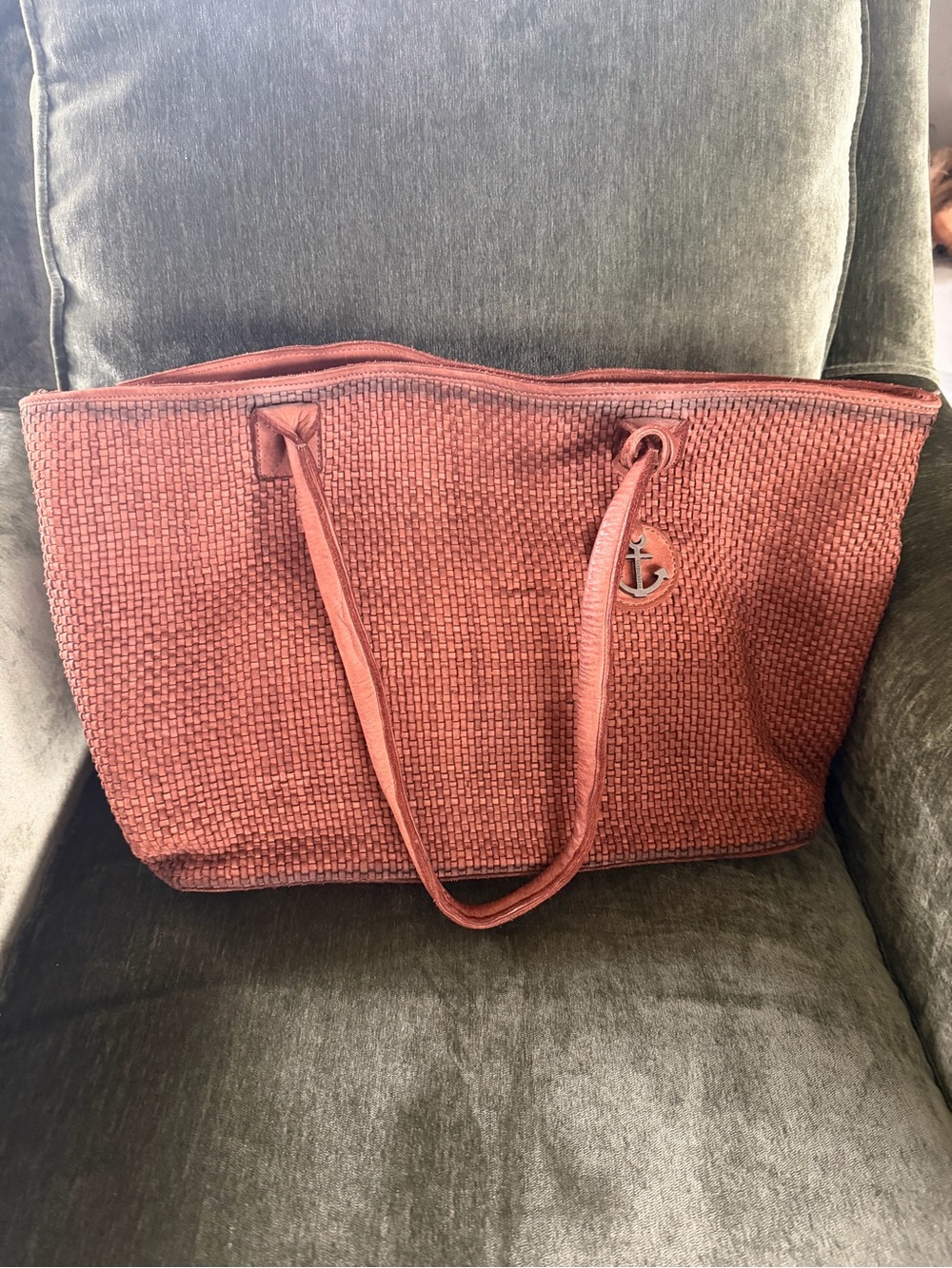 Textured Tote Bag in Rust Red with Anchor Charm
